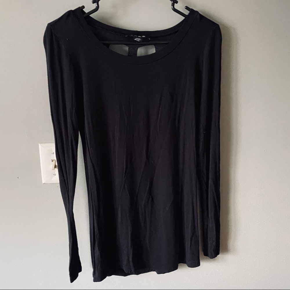Tela black cut out back shirt